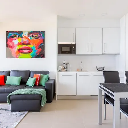 Intempo Sky 252 Apartment *